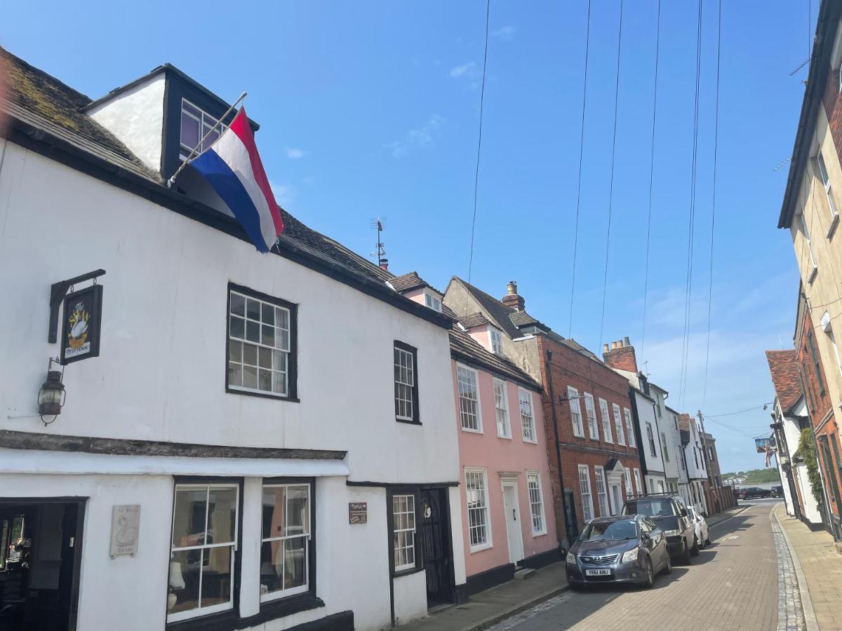The Swan Inn Harwich Bagian luar foto