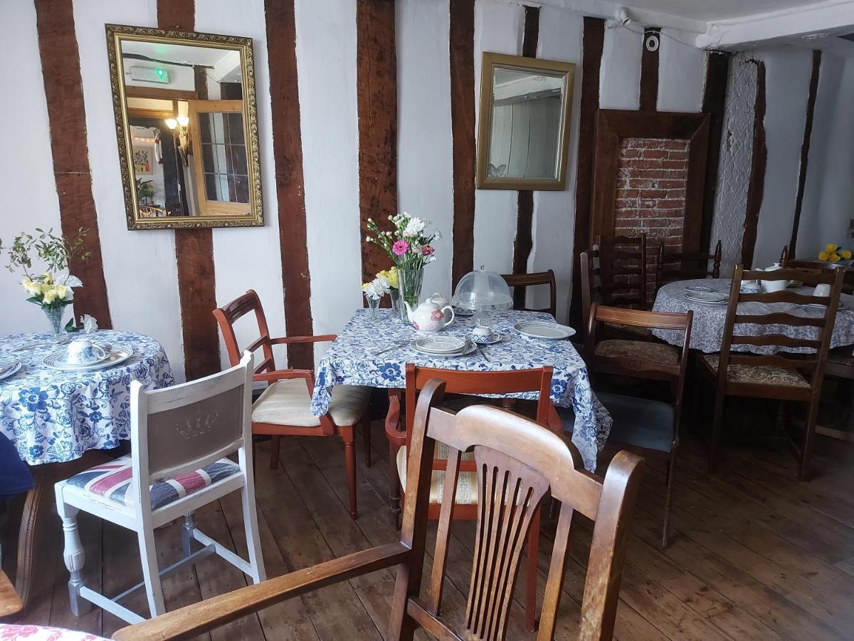 The Swan Inn Harwich Bagian luar foto