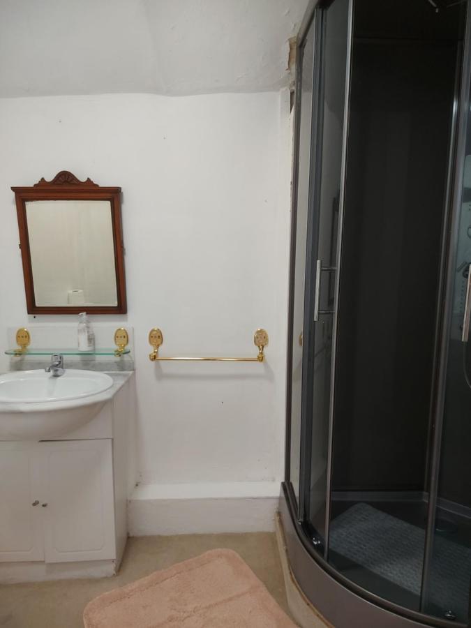 The Swan Inn Harwich Bagian luar foto
