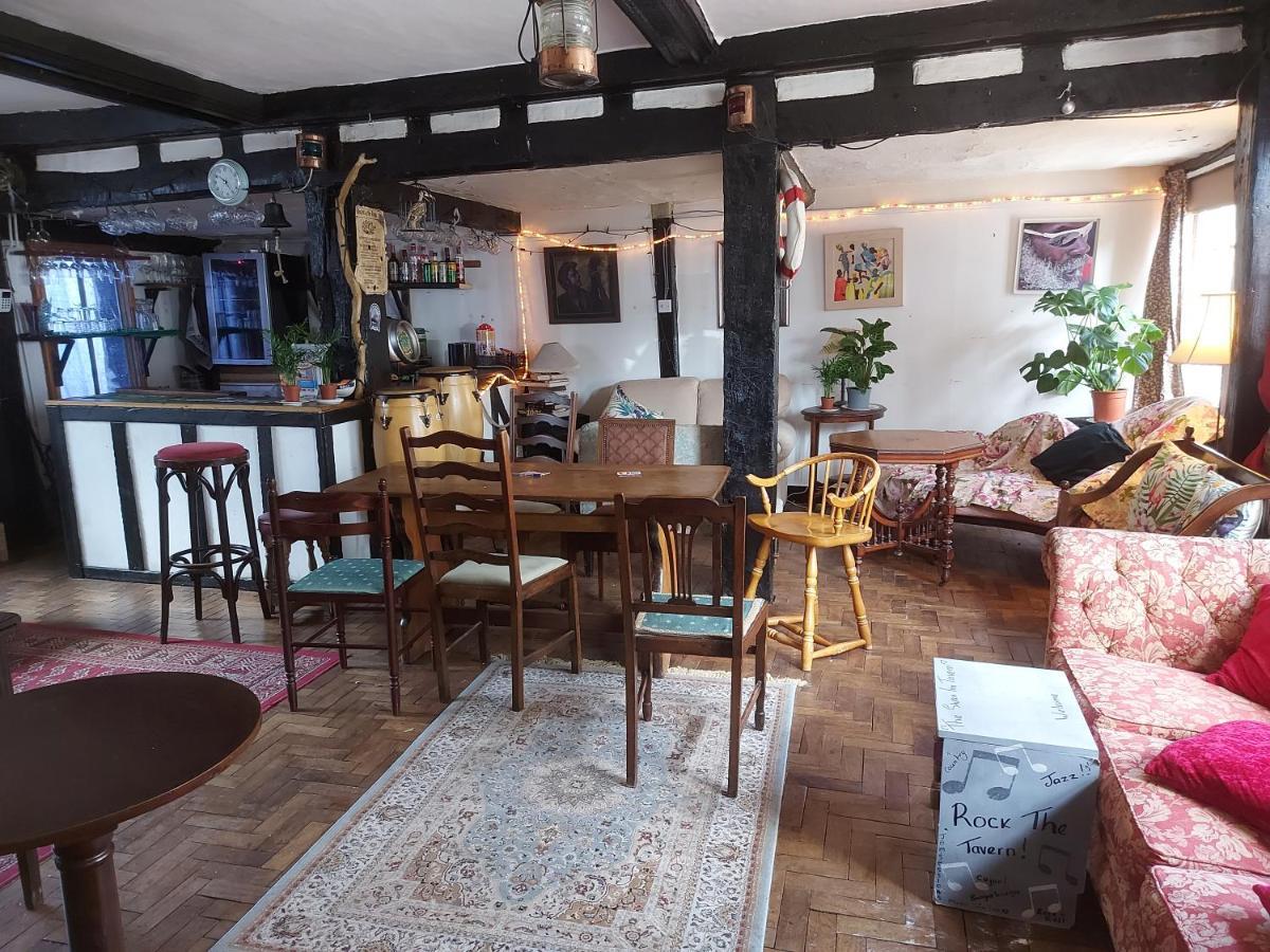The Swan Inn Harwich Bagian luar foto