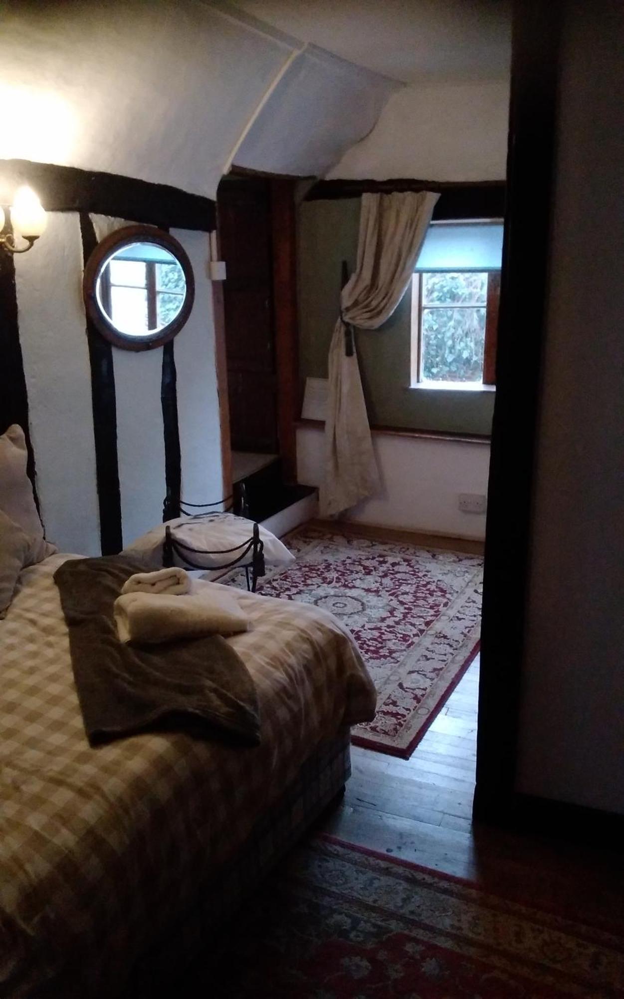The Swan Inn Harwich Bagian luar foto