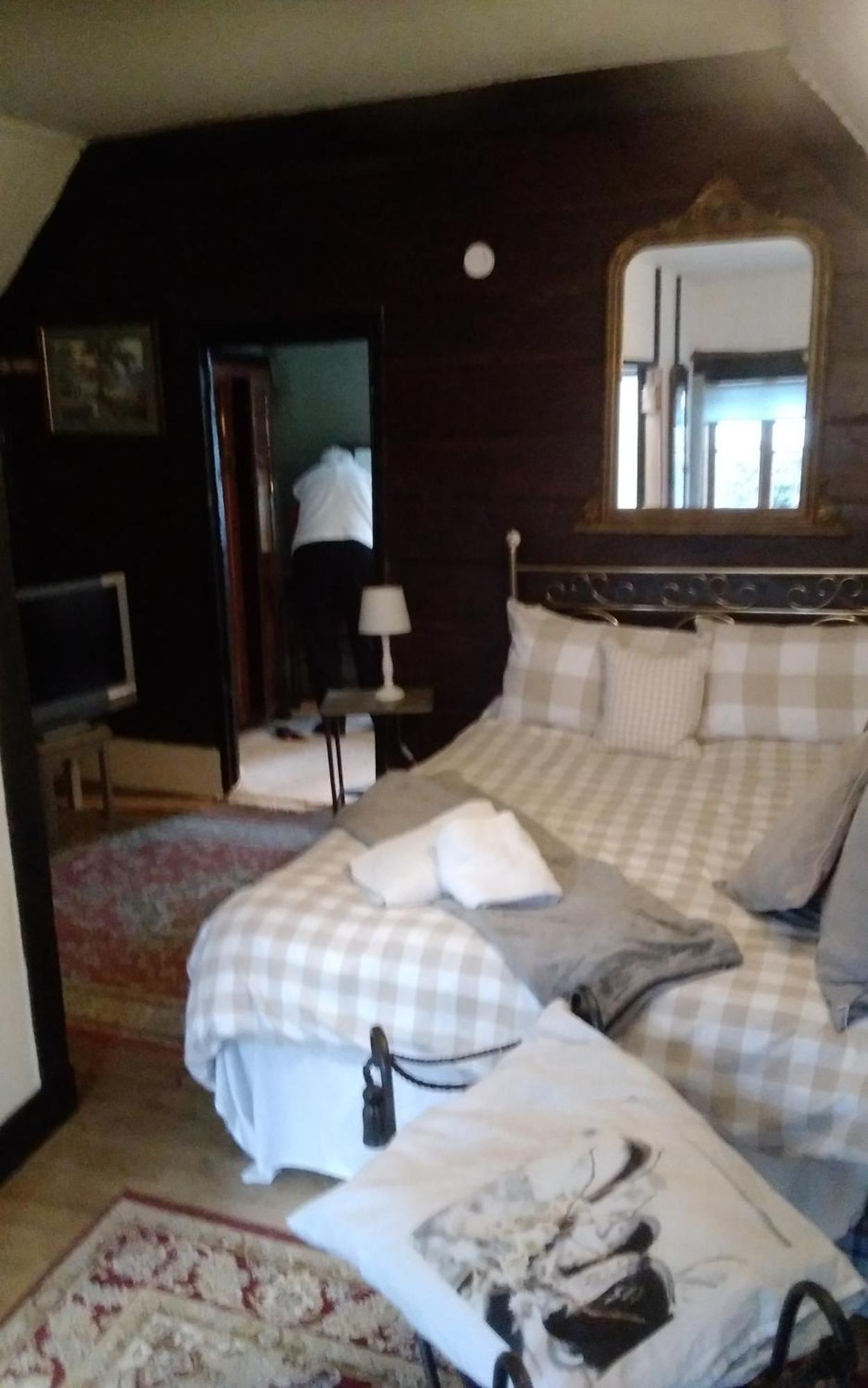 The Swan Inn Harwich Bagian luar foto