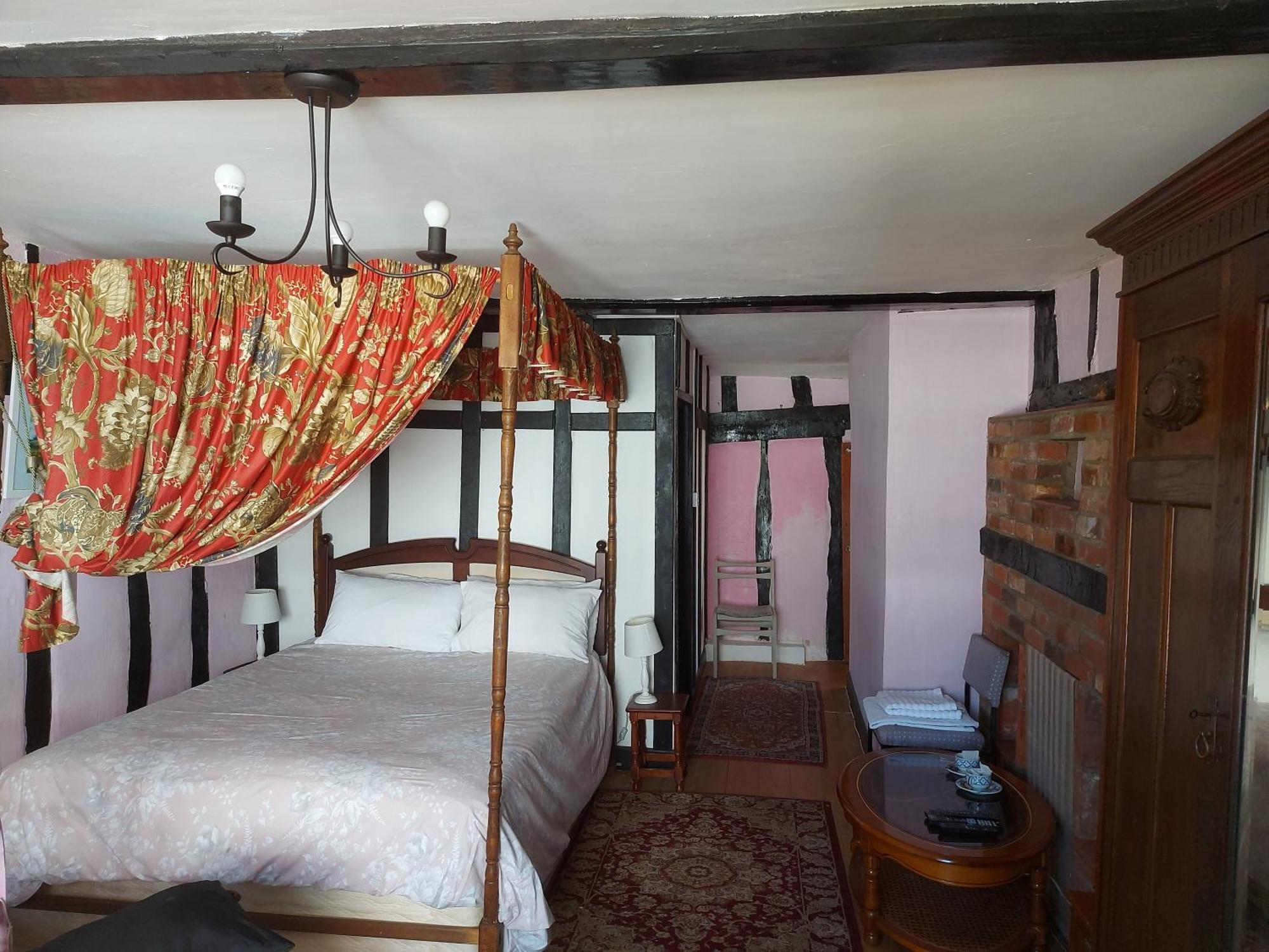 The Swan Inn Harwich Bagian luar foto